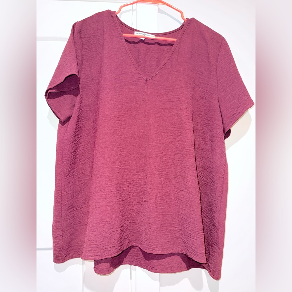 Women's V-Neck Short Sleeve Top